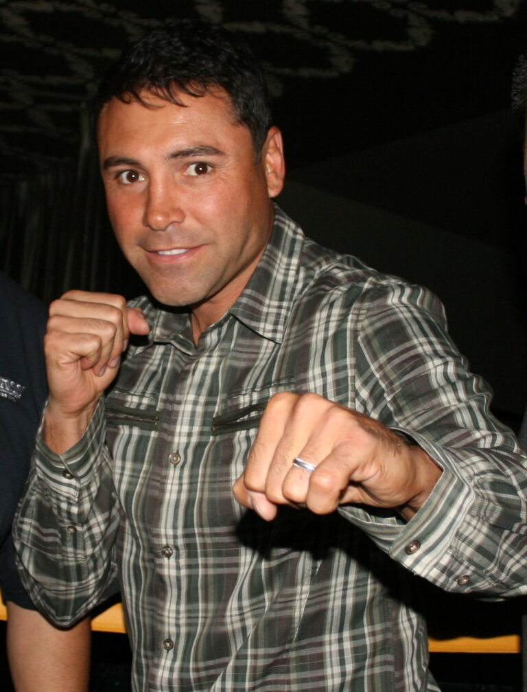 Oscar_De_La_Hoya_Feb_2011